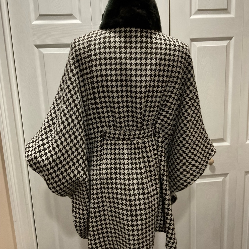 Coat - Picture 2 of 8